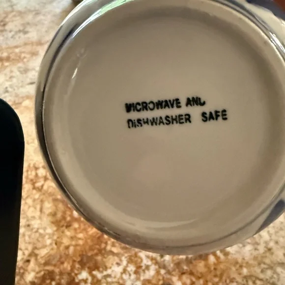 Blue and White Porcelain Tea Cups Set - Picture 4 of 5